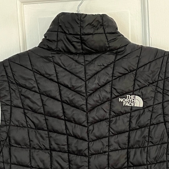 The North Face Thermoball Quilted Vest Black Womens Size Small Lightweigt - Picture 7 of 13